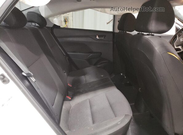 3KPC24A68LE114065 2020 HYUNDAI ACCENT White Vista de los asientos traseros