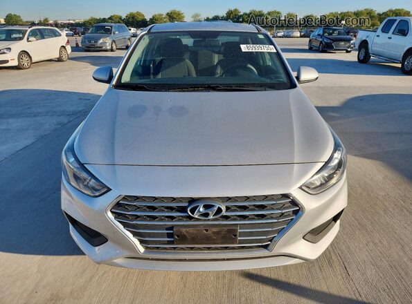 3KPC24A69LE123034 2020 HYUNDAI ACCENT Silver Front view