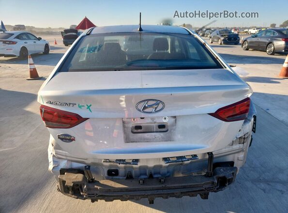3KPC24A69LE123034 2020 HYUNDAI ACCENT Silver Rear view