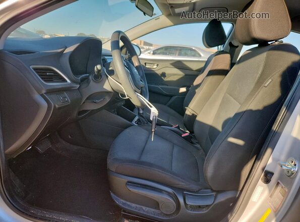 3KPC24A69LE123034 2020 HYUNDAI ACCENT Silver Front interior view