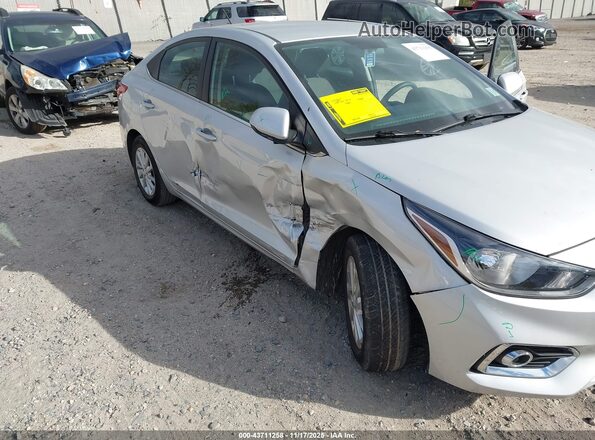 3KPC24A6XNE190048 2022 HYUNDAI ACCENT Серебряный Вид спереди