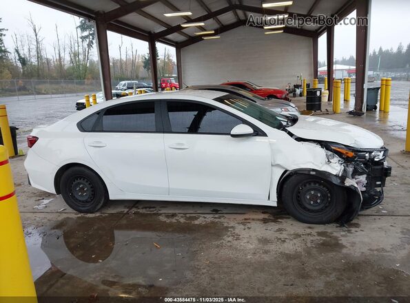 3KPF24AD3NE474813 2022 KIA FORTE White Vista interior trasera