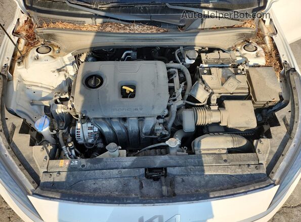 3KPF24AD5NE503888 2022 KIA FORTE Белый Вид задней части салона
