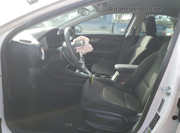 3KPF24AD8LE257058 2020 KIA FORTE White Widok wnętrza z przodu