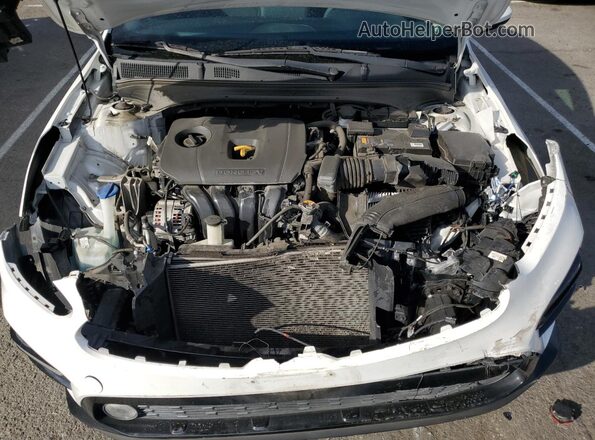 3KPF24AD8LE257058 2020 KIA FORTE White Widok wnętrza z tyłu