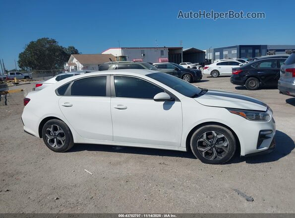 3KPF24AD8ME335131 2021 KIA FORTE White უკანა სალონის ხედი