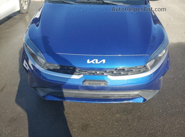 3KPF24AD8NE459062 2022 KIA FORTE Blue Rear interior view