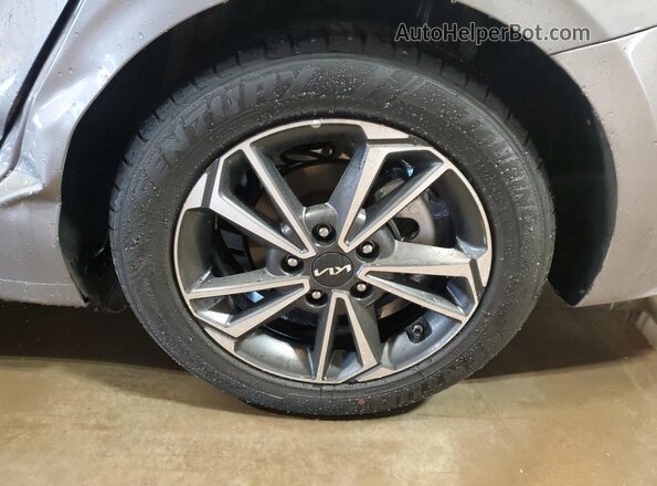 3KPF24ADXPE552135 2023 KIA FORTE Silver 