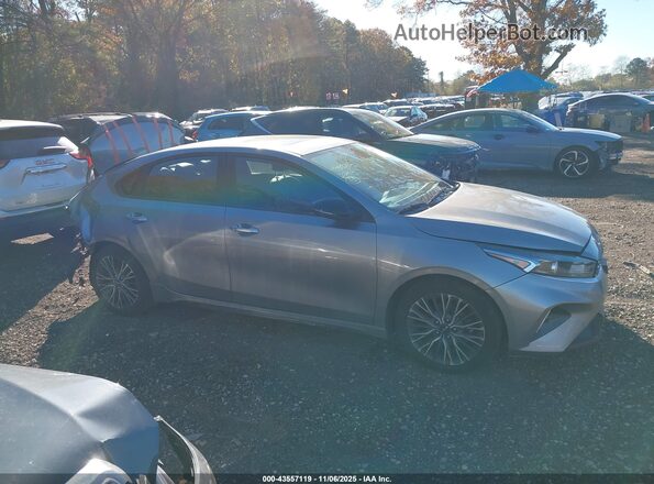 3KPF54AD0NE477739 2022 KIA FORTE Gray Вид задньої частини салону