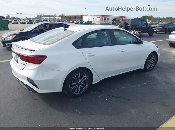 3KPF54AD1NE469746 2022 KIA FORTE White Tył prawy
