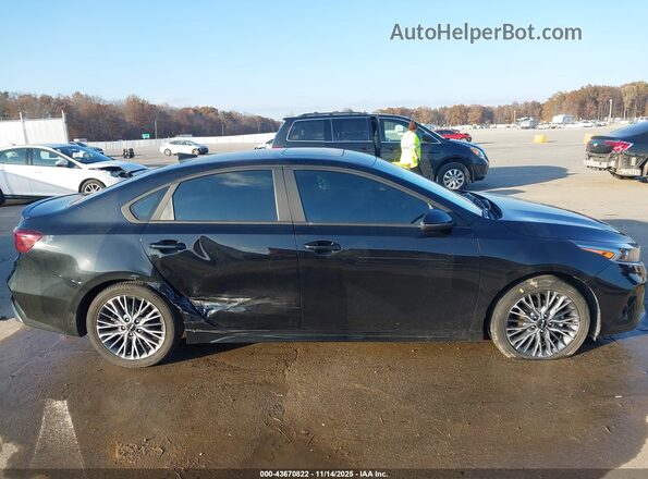 3KPF54AD4NE481048 2022 KIA FORTE Black Vista interior trasera