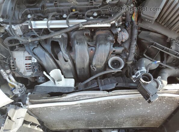 3KPF54AD7NE504189 2022 KIA FORTE White Widok wnętrza z tyłu