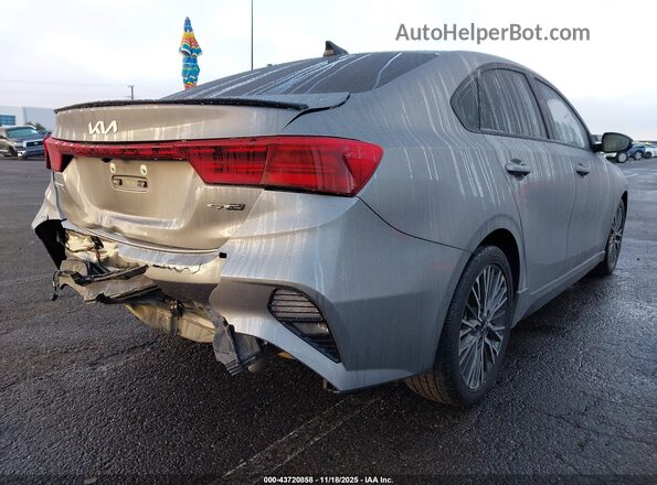 3KPF54AD7NE504533 2022 KIA FORTE Silver Tył prawy