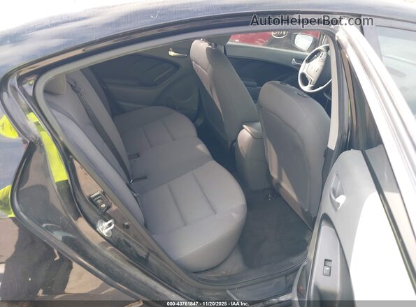 3KPFK4A70JE252525 2018 KIA FORTE Черный 