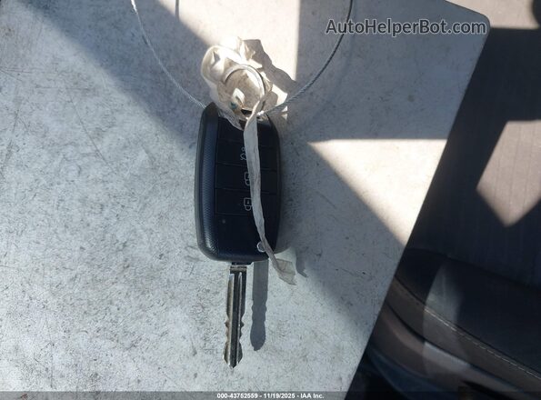 3KPFL4A79HE159767 2017 KIA FORTE Синий Вид панели приборов
