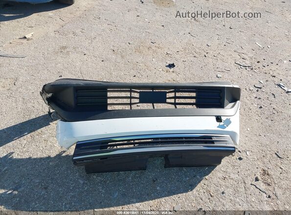 3KPFT4DE7SE132861 2025 KIA K4 White Dashboard view
