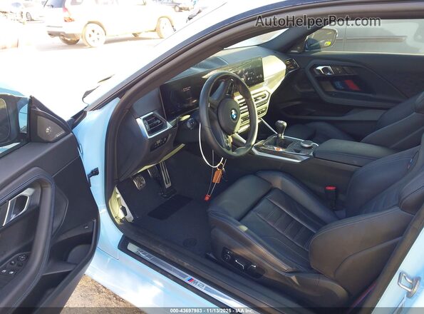 3MF13DM00R8E13288 2024 BMW M2 Light Blue Front interior view