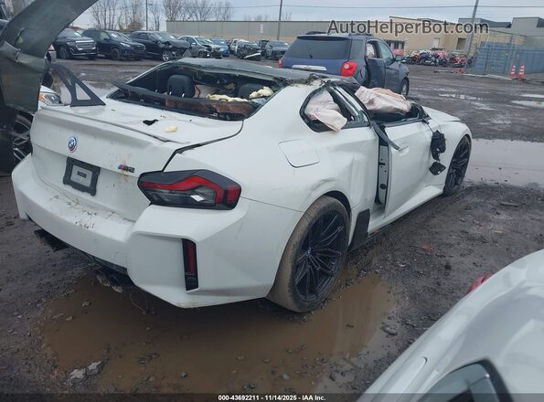 3MF13DM06R8E87539 2024 BMW M2 White Rear right