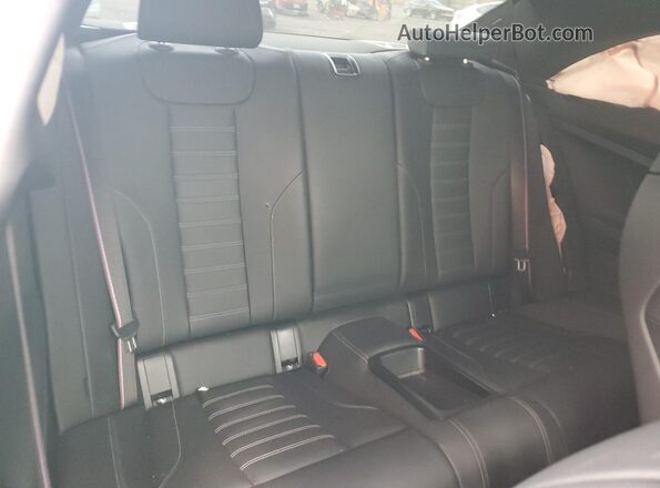 3MF23DM07S8F23572 2025 BMW M2 Gray Widok tylnych siedzeń