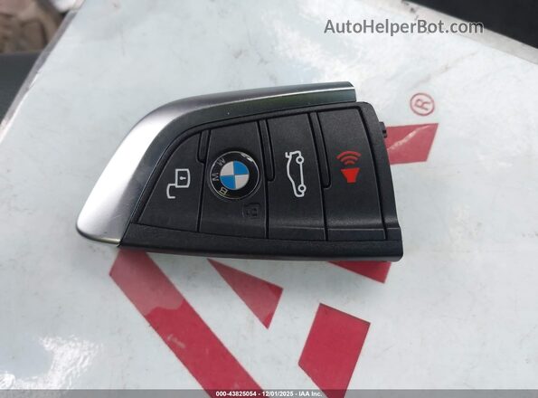 3MF23DM07S8F28870 2025 BMW M2 Black Dashboard view