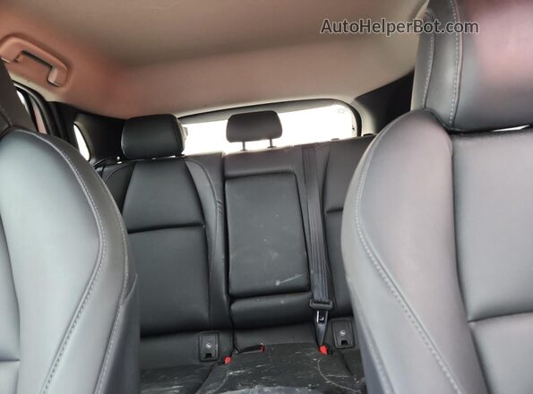 3MVDMBBM5PM585326 2023 MAZDA CX-30 White Rear seats view