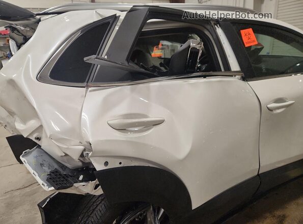 3MVDMBCM4SM801898 2025 MAZDA CX-30 White Widok tylnych siedzeń