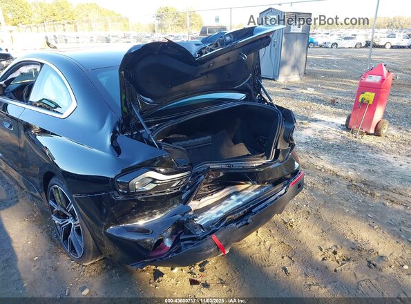 3MW23CM04N8C49097 2022 BMW 2 SERIES Black Widok z przodu