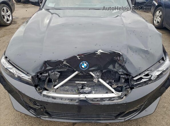 3MW39FS02P8D05922 2023 BMW 3 SERIES Black Вид задньої частини салону