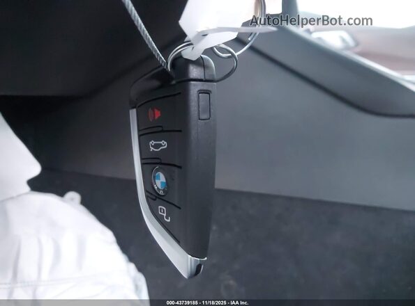 3MW49FF00P8D27755 2023 BMW 3 SERIES Серый Вид панели приборов