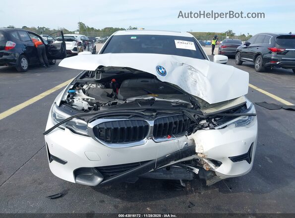 3MW5P7J00N8C65682 2022 BMW 3 SERIES White Instrument cluster view