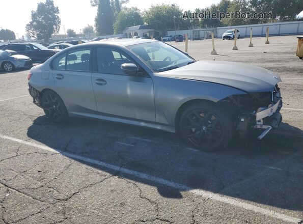 3MW69CW00S8F40432 2025 BMW 3 SERIES Gray Przód prawy