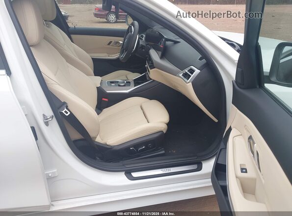 3MW69CW00T8F90331 2026 BMW 3 SERIES Белый Вид салона спереди