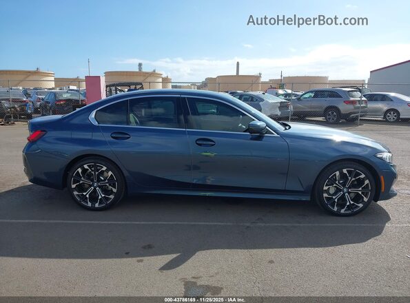 3MW69CW04S8F82120 2025 BMW 3 SERIES Blue Вид задньої частини салону