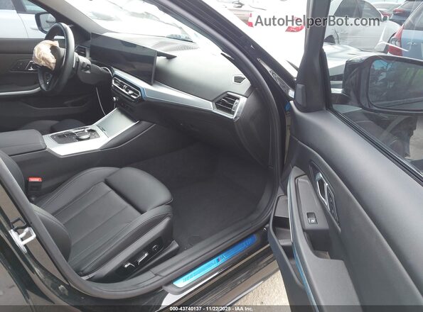 3MW69FF09R8E80906 2024 BMW 3 SERIES Black Front interior view