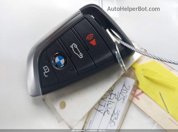 3MW89CW00S8F46854 2025 BMW 3 SERIES Blue Widok deski rozdzielczej