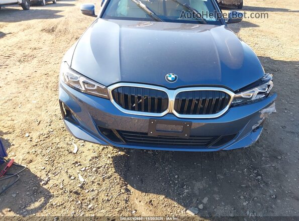3MW89CW02S8F19722 2025 BMW 3 SERIES Blue Widok zestawu wskaźników