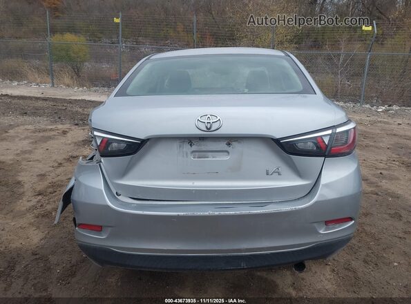 3MYDLBYV0JY325423 2018 TOYOTA YARIS IA Silver 