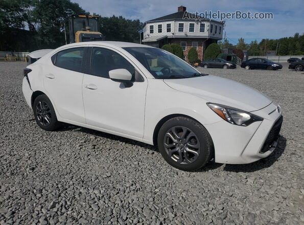 3MYDLBYV1KY504586 2019 TOYOTA YARIS White წინა მარჯვენა