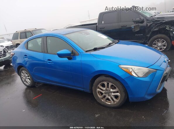 3MYDLBYV2HY150229 2017 TOYOTA YARIS IA Синий 