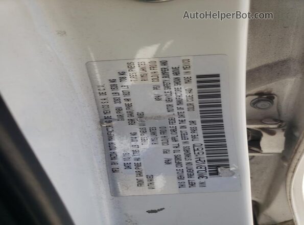 3MYDLBYV2HY157570 2017 TOYOTA YARIS Белый Вид подкапотного пространства