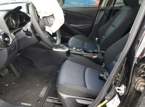 3MYDLBYV2KY502913 2019 TOYOTA YARIS Черный Вид салона спереди