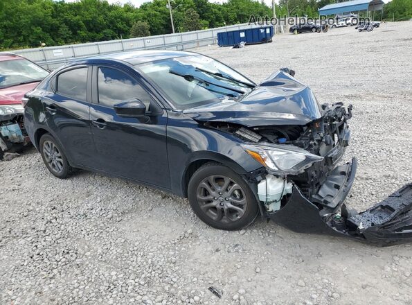 3MYDLBYV2KY502913 2019 TOYOTA YARIS Черный Передняя правая четверть