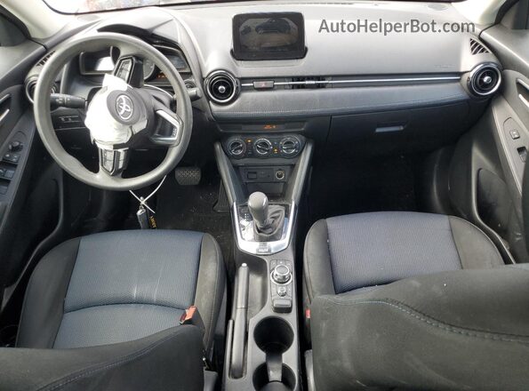 3MYDLBYV2KY513975 2019 TOYOTA YARIS Black წინა პანელის ხედი