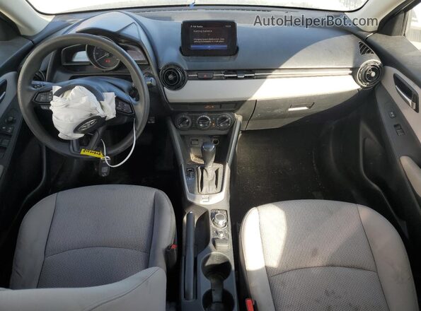 3MYDLBYV2KY526550 2019 TOYOTA YARIS White Widok deski rozdzielczej