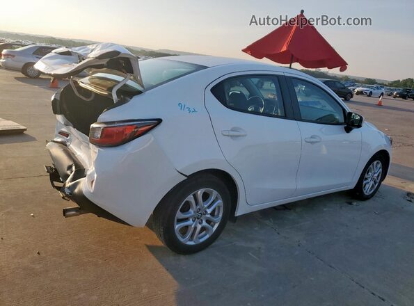 3MYDLBYV3JY306378 2018 TOYOTA YARIS White Trasero derecho