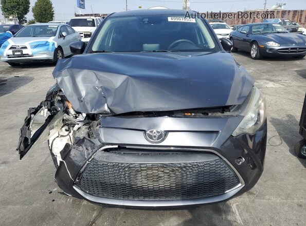 3MYDLBYV3KY514701 2019 TOYOTA YARIS Gray Widok z przodu