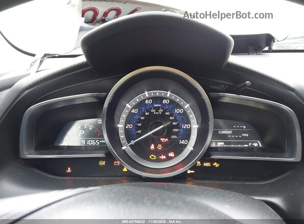 3MYDLBYV4HY170093 2017 TOYOTA YARIS IA Red Հետևի նստատեղերի տեսք