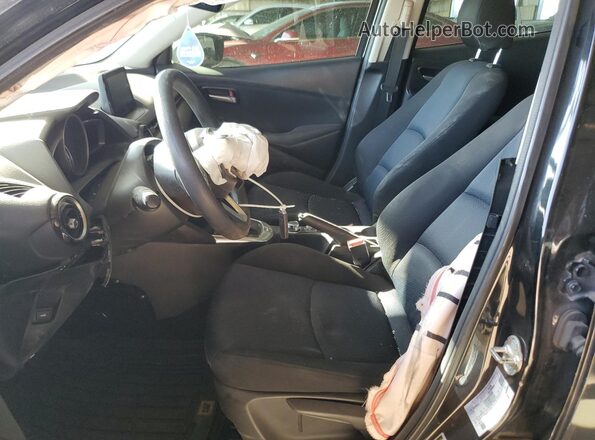 3MYDLBYV4KY508325 2019 TOYOTA YARIS Черный Вид салона спереди