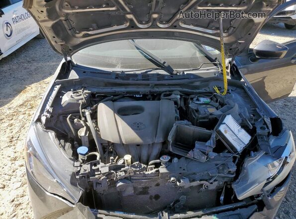 3MYDLBYV5KY505420 2019 TOYOTA YARIS Gray Rear interior view