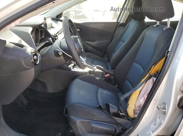 3MYDLBYV5LY707045 2020 TOYOTA YARIS White Սալոնի դիմացի տեսք